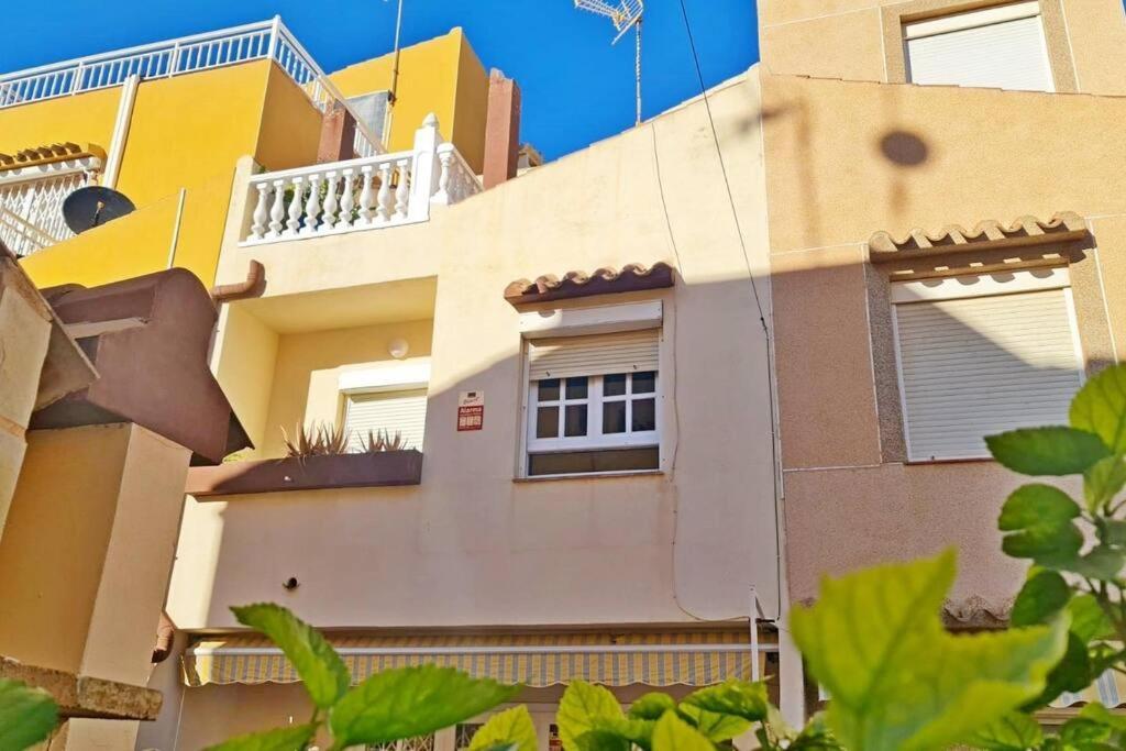 Mar Azul Adosado, Patio Y Solarium Leilighet Torrevieja Eksteriør bilde